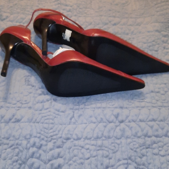 Aldo burgundy heels like new - Picture 3 of 5